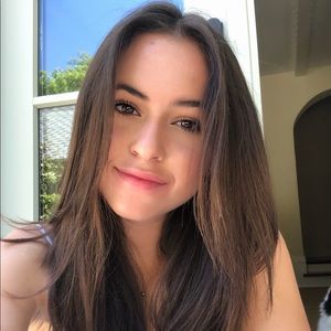 Meet your Posher, Maxine